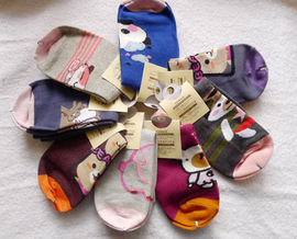 好女春華品牌女襪 精選高品質，舒適與時尚并存